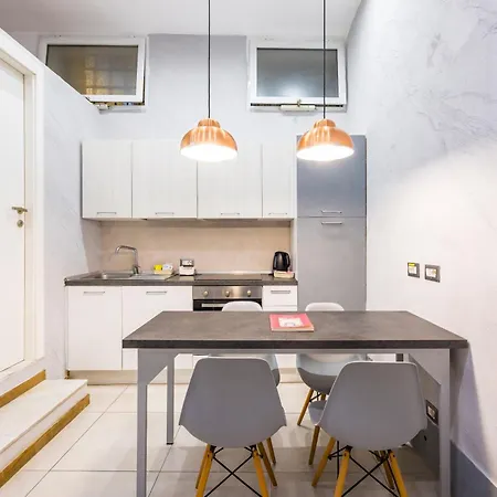 Baubo Sulla Via Dei Presepi By Napoliapartments *
