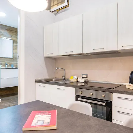 Baubo Sulla Via Dei Presepi By Napoliapartments *
