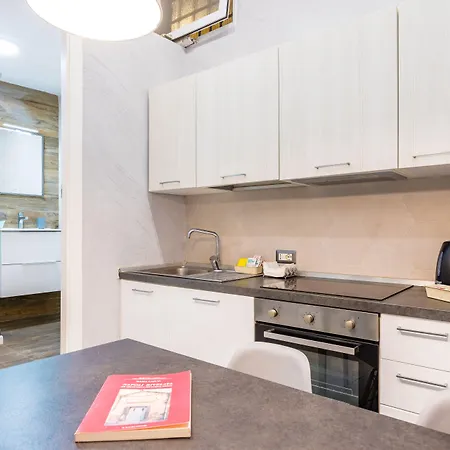 Baubo Sulla Via Dei Presepi By Napoliapartments Appartamento